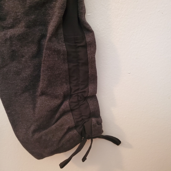 Victoria's Secret VSX Sport | Black Capri Legging - Picture 5 of 8